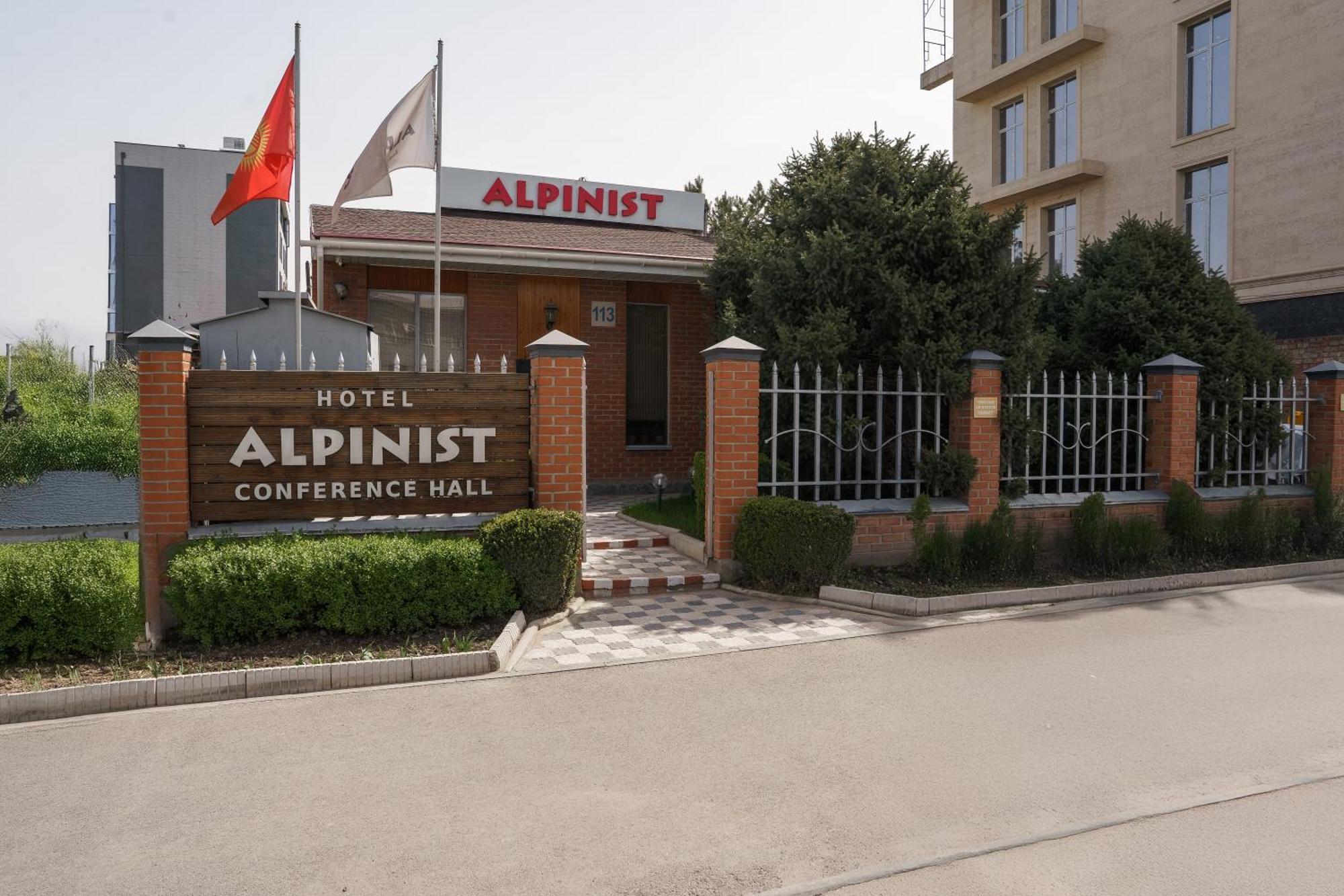 Alpinist Hotel Bishkek Bagian luar foto