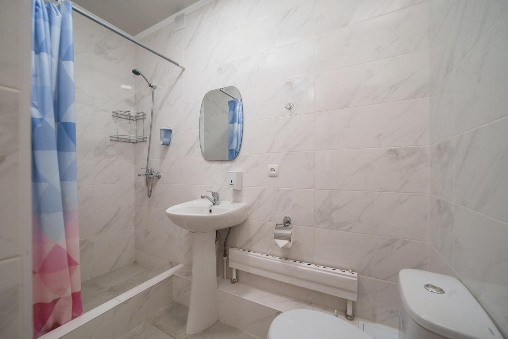 Alpinist Hotel Bishkek Bagian luar foto