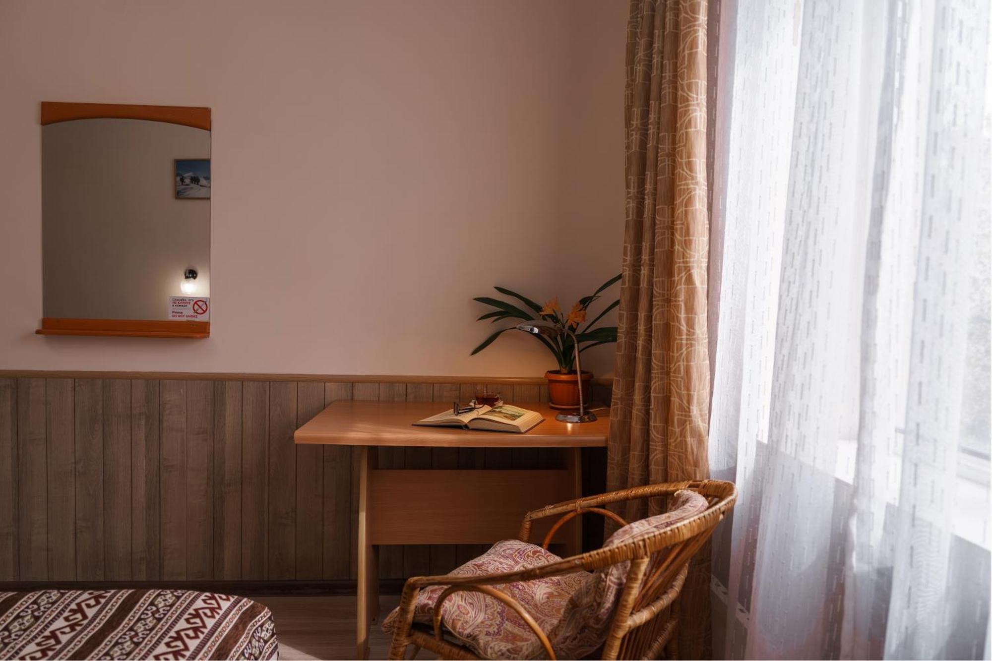 Alpinist Hotel Bishkek Bagian luar foto