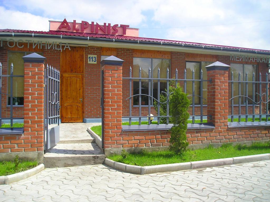 Alpinist Hotel Bishkek Bagian luar foto